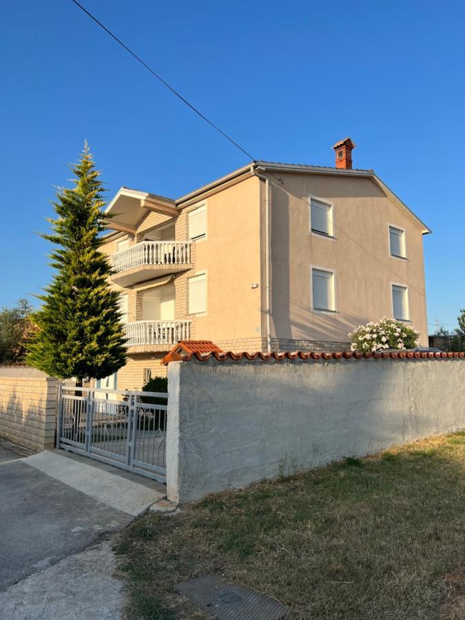 Apartments Ban Galižana エクステリア 写真
