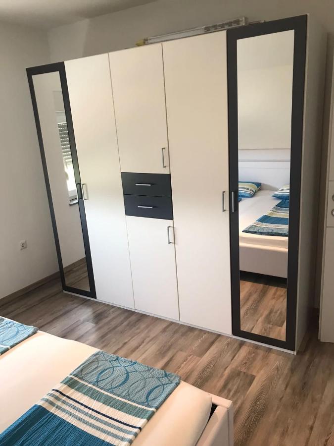 Apartments Ban Galižana エクステリア 写真