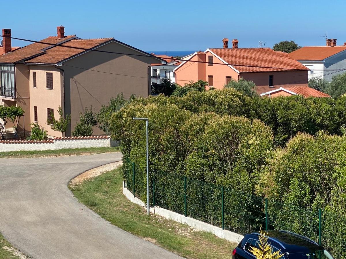 Apartments Ban Galižana エクステリア 写真