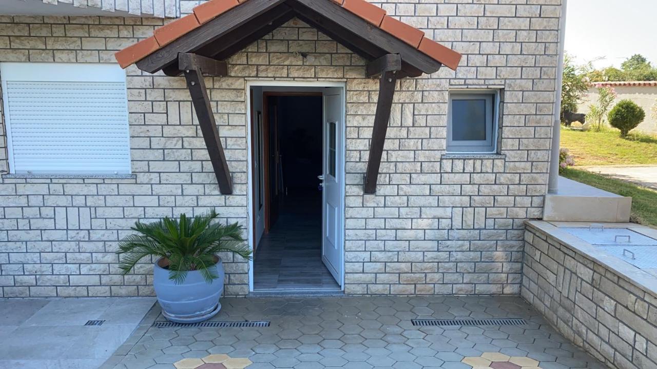 Apartments Ban Galižana エクステリア 写真